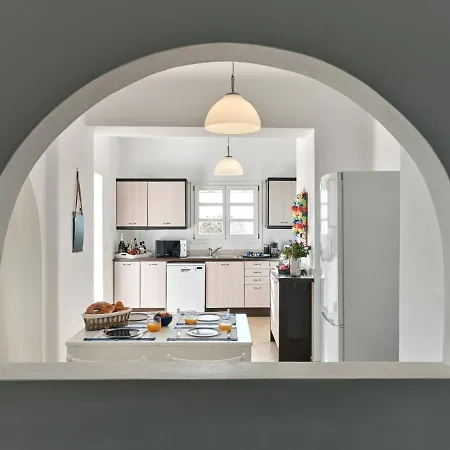 Mia Paros Agia Irini (Paros)