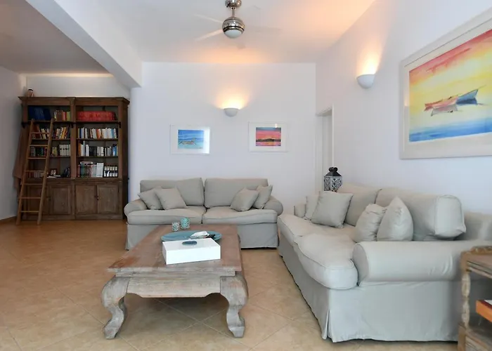 Mia Paros * Agia Irini (Paros)