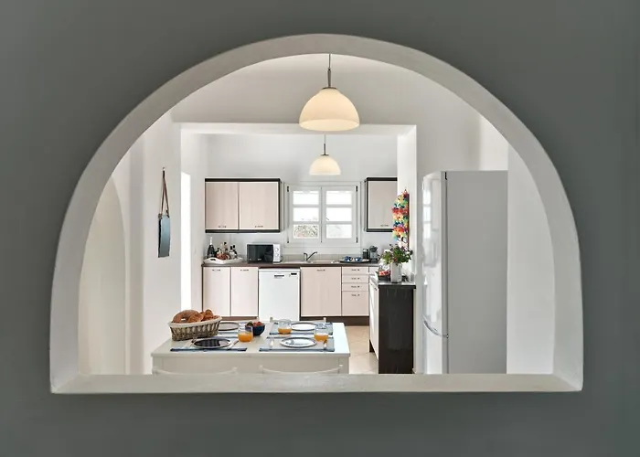 Mia Paros Agia Irini (Paros)