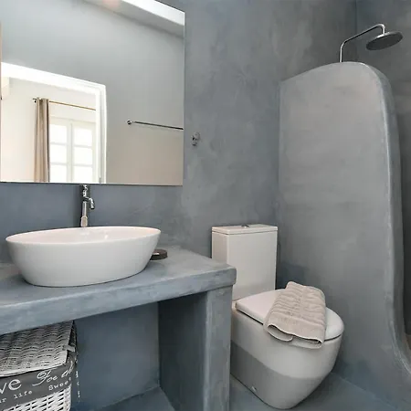 Mia Paros Agia Irini (Paros)