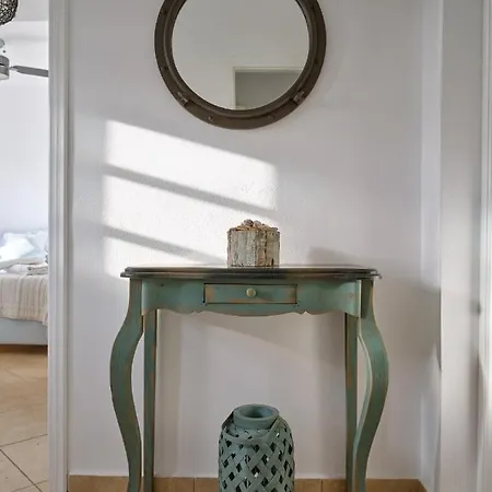 Mia Paros * Agia Irini (Paros)